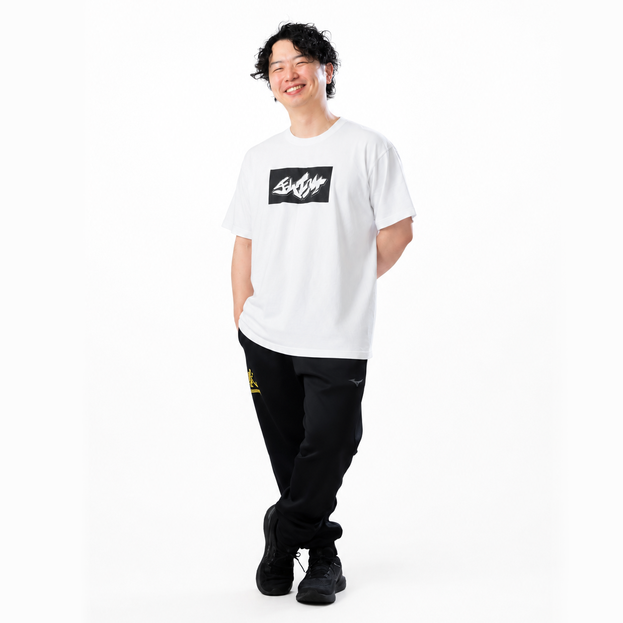 重厚な生地を仕様したこだわりのTシャツ